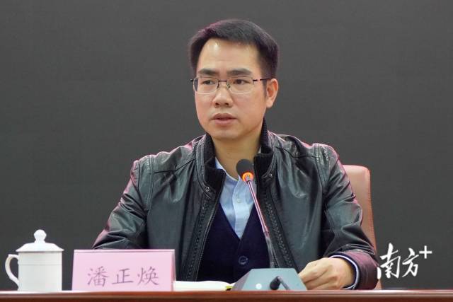 連州市委書記潘正煥提出，要始終切實把疫情防控當(dāng)作重點工作來抓，嚴(yán)防輸入性風(fēng)險。張曉欣 攝