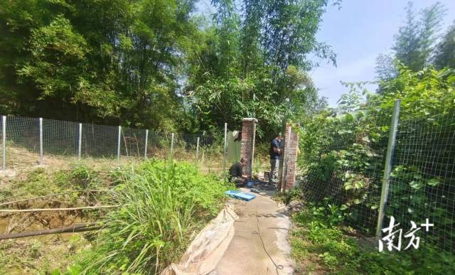 修建隔離防護設施。