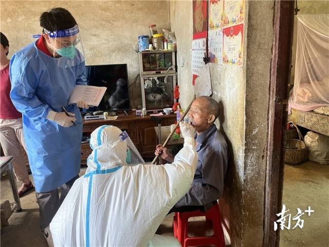 組織力量入戶檢測(cè)，全力推進(jìn)“應(yīng)檢盡檢”。