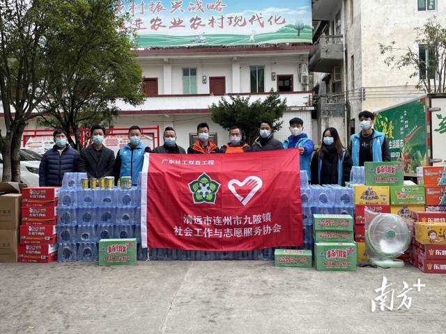 籌措物資助力困難群眾暖度寒冬。